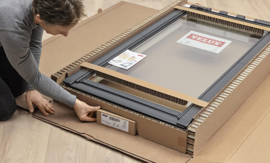 Nowe opakowania okien dachowych VELUX bez dodatku plastiku
